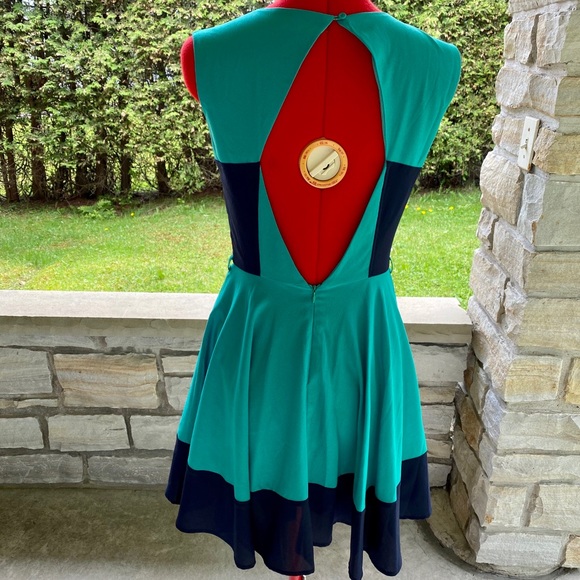 Cute dress I bought from Simons. - Picture 3 of 8